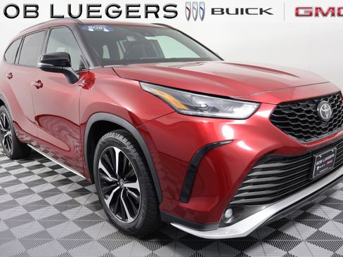 Used 2021 Toyota Highlander XSE AWD/4WD image 1