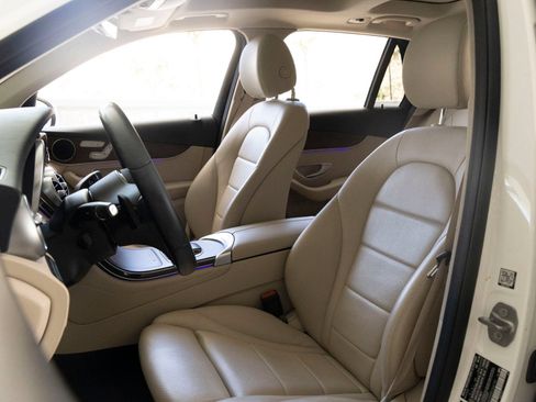 Used 2021 Mercedes-Benz GLC 300 image 13