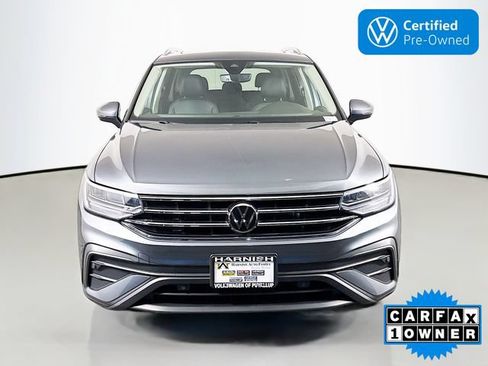 Used 2023 Volkswagen Tiguan SE w/ Panoramic Sunroof Package AWD/4WD image 2