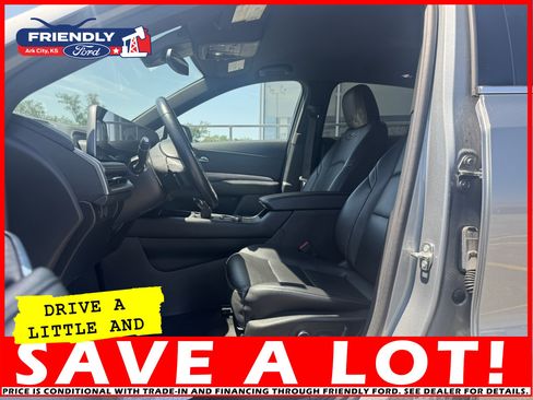 Used 2024 Cadillac XT4 Premium Luxury image 14