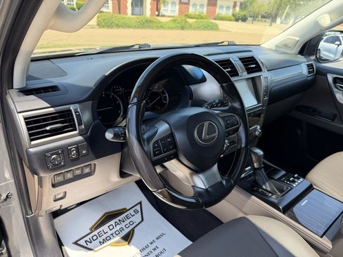 Used 2021 Lexus GX 460 Premium w/ Premium Package AWD/4WD image 11
