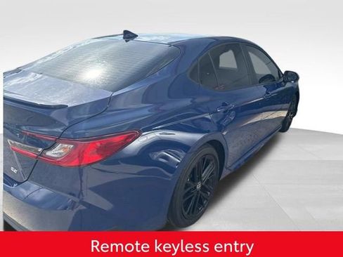 Used 2025 Toyota Camry SE w/ Convenience Package image 6