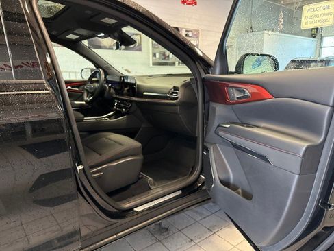 Used 2024 Chevrolet Traverse Z71 w/ Enhanced Driving Package image 28