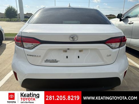 Used 2025 Toyota Corolla LE FWD image 4