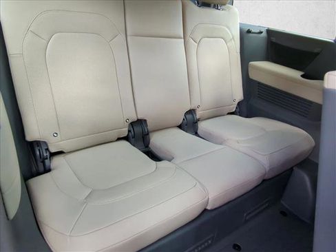 Used 2024 Land Rover Defender 130 S image 21