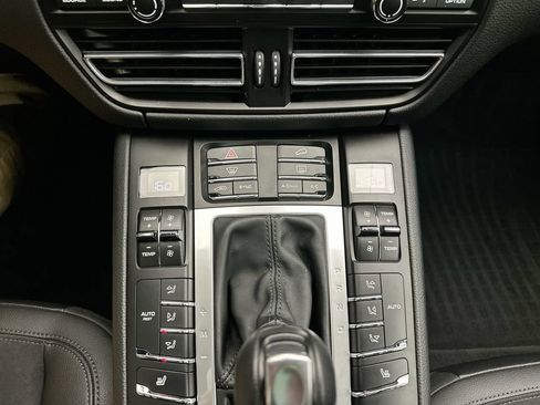 Used 2021 Porsche Macan w/ Driver Memory Package AWD/4WD image 13