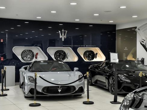 Used 2023 Land Rover Range Rover SE image 28