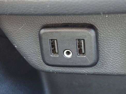 Used 2023 Chevrolet Traverse LT w/ Midnight/Sport Edition image 6