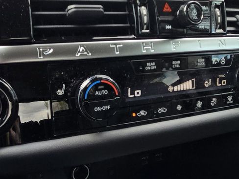 New 2026 Nissan Pathfinder SL w/ SL Premium Package FWD image 18