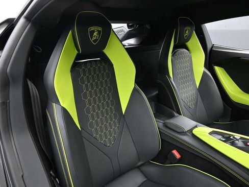 Used 2024 Lamborghini Revuelto AWD/4WD image 24