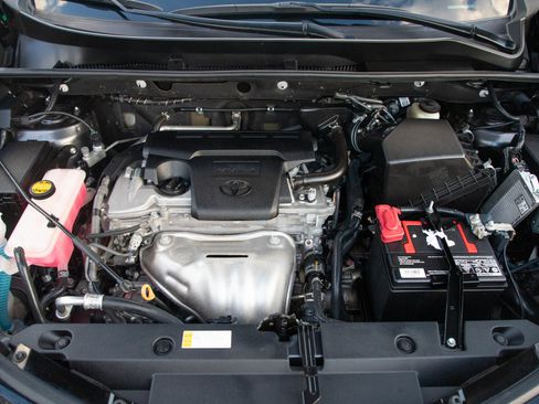 Used 2017 Toyota RAV4 Platinum FWD image 33