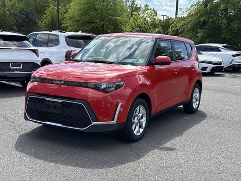 Used 2025 Kia Soul LX w/ LX Technology Package image 5