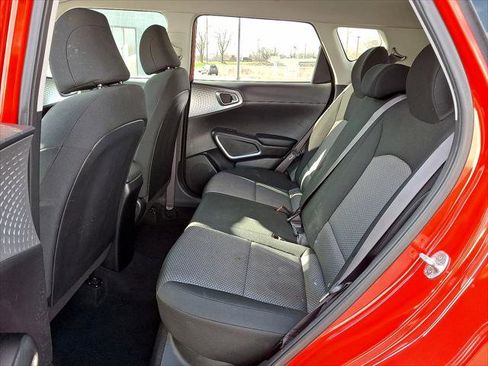 Used 2022 Kia Soul LX w/ Technology Package FWD image 11