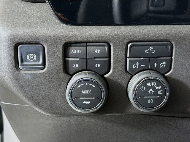 Used 2025 Chevrolet Silverado 1500 LT Trail Boss w/ Convenience Package II AWD/4WD image 10