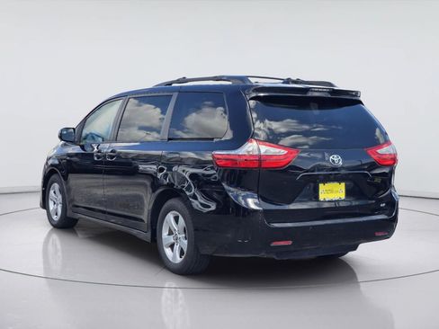 Used 2018 Toyota Sienna LE FWD image 5
