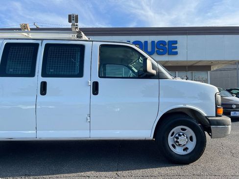 Used 2014 Chevrolet Express 2500 w/ Cold Climate Package RWD image 35