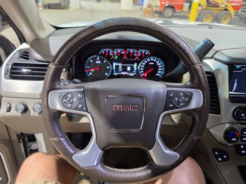 Used 2018 GMC Yukon XL SLT w/ Premium Edition AWD/4WD image 42