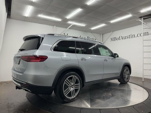 Used 2025 Mercedes-Benz GLS 450 4MATIC image 7