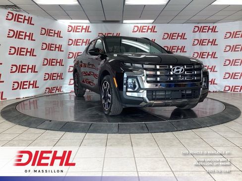 Used 2025 Hyundai Santa Cruz Limited AWD/4WD image 1