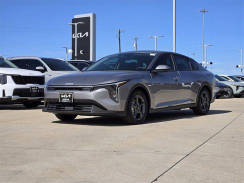 New 2026 Kia K4 LXS image 12