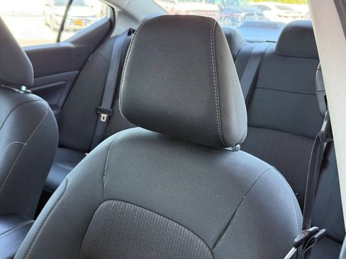 Used 2024 Nissan Altima 2.5 SV FWD image 2