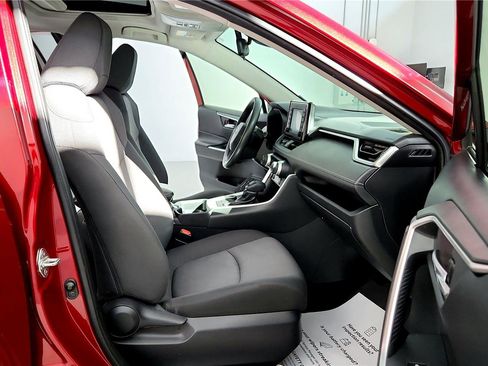 Certified 2019 Toyota RAV4 XLE w/ Convenience Package image 17