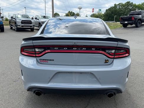 Used 2022 Dodge Charger Scat Pack RWD image 5