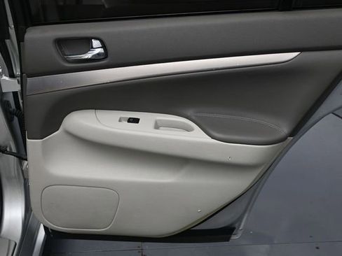Used 2012 INFINITI G37 Journey w/ Premium Pkg image 29