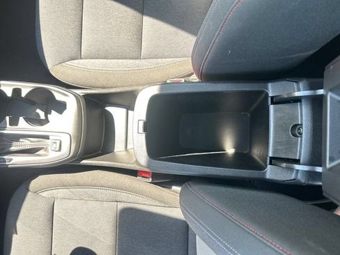 Used 2024 Chevrolet Trax RS w/ Sunroof Package FWD image 21
