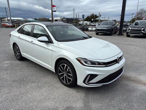 New 2026 Volkswagen Jetta SE FWD image 8