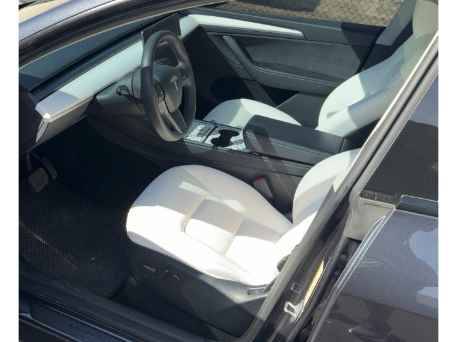 Used 2024 Tesla Model Y Long Range AWD/4WD image 5