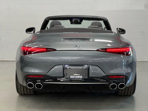 Used 2023 Mercedes-Benz SL 43 AMG w/ Driver Assistance Package image 9