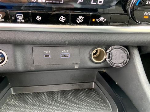 Used 2023 Nissan Rogue SV AWD/4WD image 31