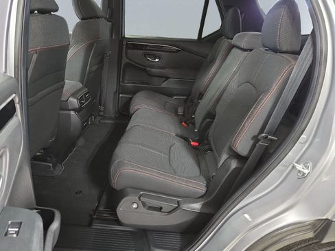 Used 2025 Honda Pilot Sport image 19