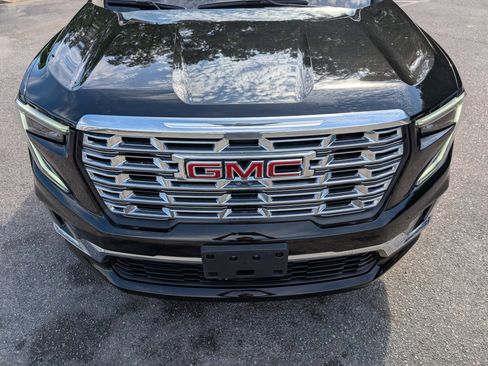 Used 2024 GMC Acadia Denali FWD image 12