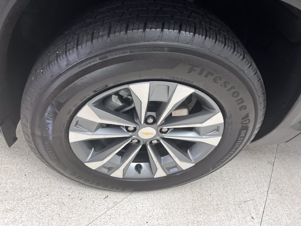 Used 2025 Chevrolet Equinox LT w/ Safety and Technology Package FWD image 11