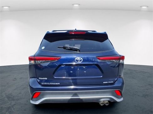 Used 2023 Toyota Highlander L image 25