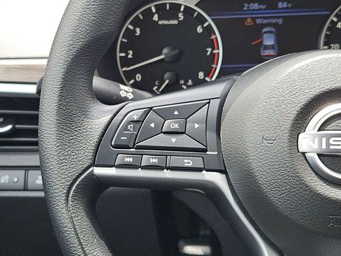 Used 2025 Nissan Altima 2.5 SV FWD image 24
