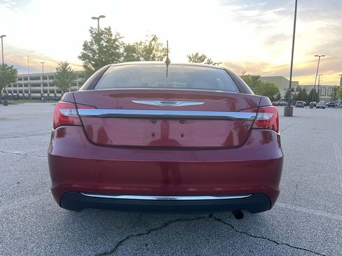 Used 2012 Chrysler 200 Limited FWD image 4
