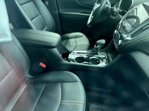 Used 2024 Chevrolet Equinox Premier AWD/4WD image 8