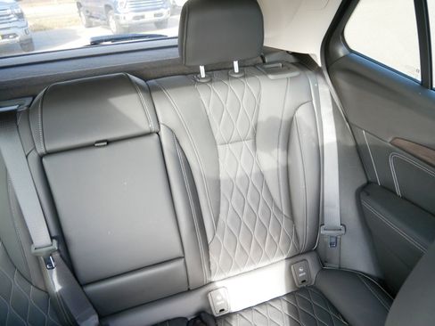 Used 2023 Buick Envision Avenir image 14