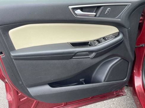 Used 2017 Ford Edge SEL w/ Equipment Group 201A FWD image 11