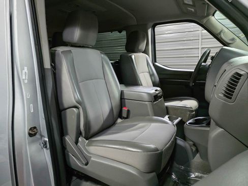 Used 2018 Nissan NV 3500 SV w/ Navigation Package RWD image 15