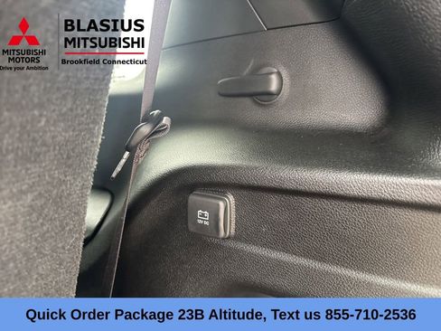 Used 2023 Jeep Grand Cherokee L Laredo AWD/4WD image 14