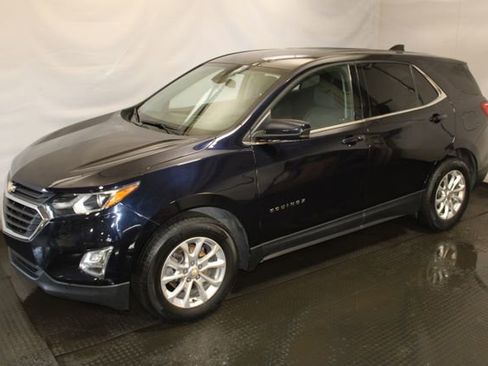 Used 2020 Chevrolet Equinox LT w/ Driver Convenience Package FWD image 2