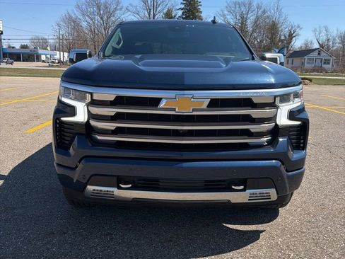 Used 2022 Chevrolet Silverado 1500 High Country image 2