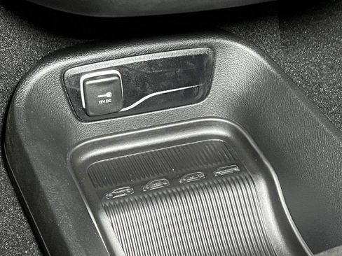 New 2026 Chrysler Pacifica Select image 42