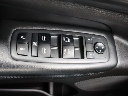 Used 2019 Jeep Grand Cherokee Laredo image 22