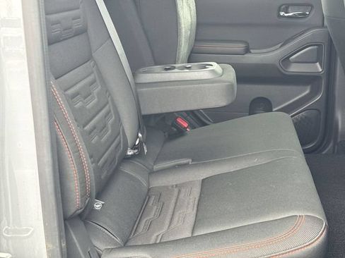 Used 2025 Nissan Frontier PRO-4X AWD/4WD image 15