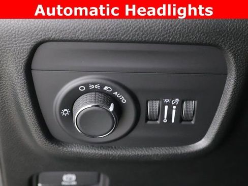 Used 2025 Jeep Grand Cherokee Altitude image 20